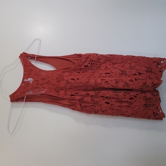 NWT Ultra Pink Women's Lace Lined Sleeveless Top Brick Orange Size Medium - Picture 2 of 7